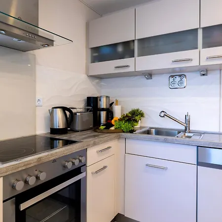 Design Apartment- 24H Self-Check-In - Bis 4 Pers - Parkplatz - Wifi - Balkon -Terrasse - In Direkter Weihernaehe - Radwege Schiffweiler Exterior photo