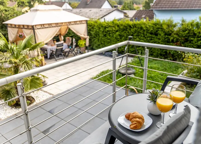 Design Apartment- 24H Self-Check-In - Bis 4 Pers - Parkplatz - Wifi - Balkon -Terrasse - In Direkter Weihernaehe - Radwege