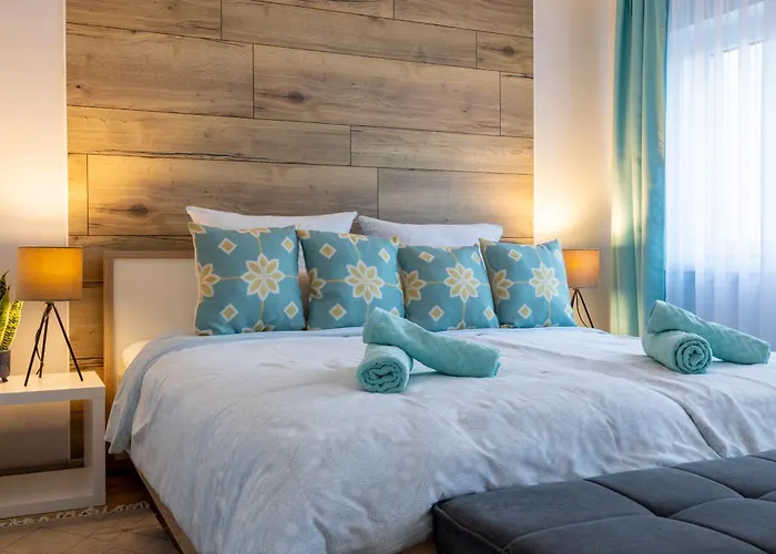 Design Apartment- 24H Self-Check-In - Bis 4 Pers - Parkplatz - Wifi - Balkon -Terrasse - In Direkter Weihernaehe - Radwege