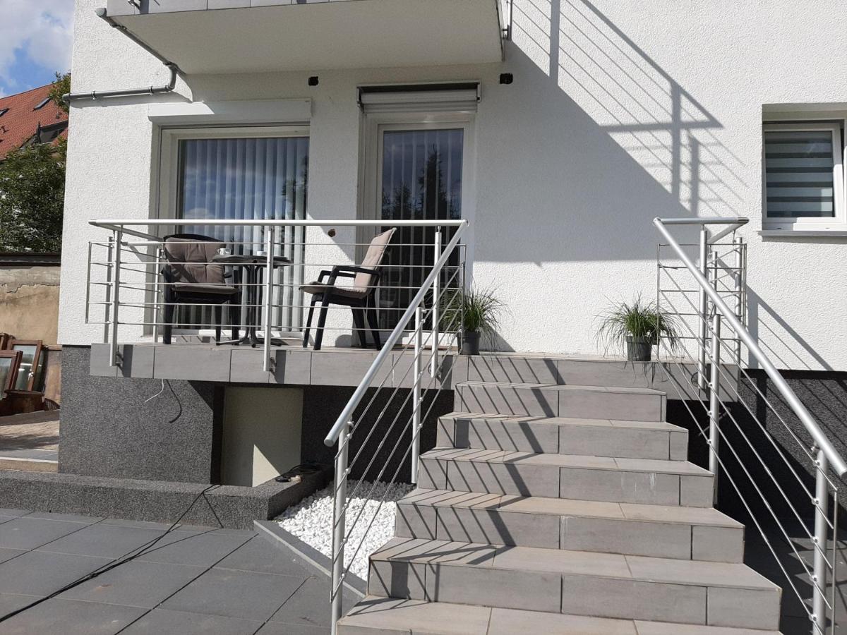 Apartment Design Apartment- 24H Self-Check-In - Bis 4 Pers - Parkplatz - Wifi - Balkon -Terrasse - In Direkter Weihernaehe - Radwege Schiffweiler
