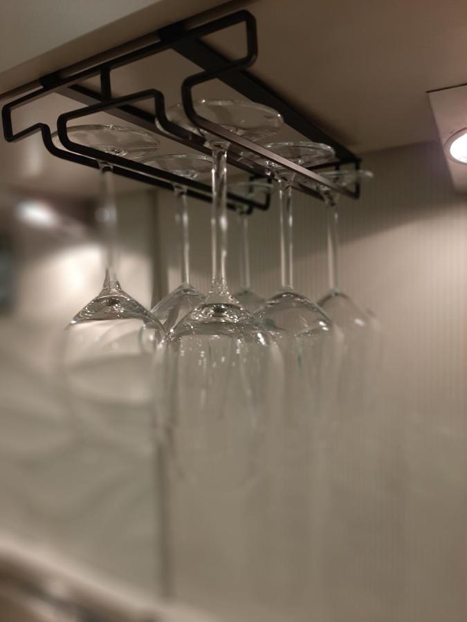 Design Apartment- 24H Self-Check-In - Bis 4 Pers - Parkplatz - Wifi - Balkon -Terrasse - In Direkter Weihernaehe - Radwege Apartment *