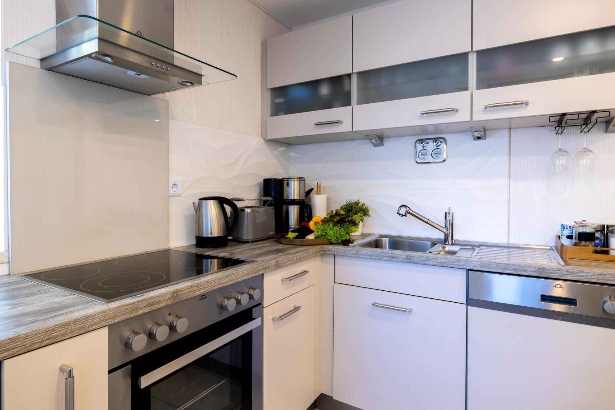 Design Apartment- 24H Self-Check-In - Bis 4 Pers - Parkplatz - Wifi - Balkon -Terrasse - In Direkter Weihernaehe - Radwege Apartment *